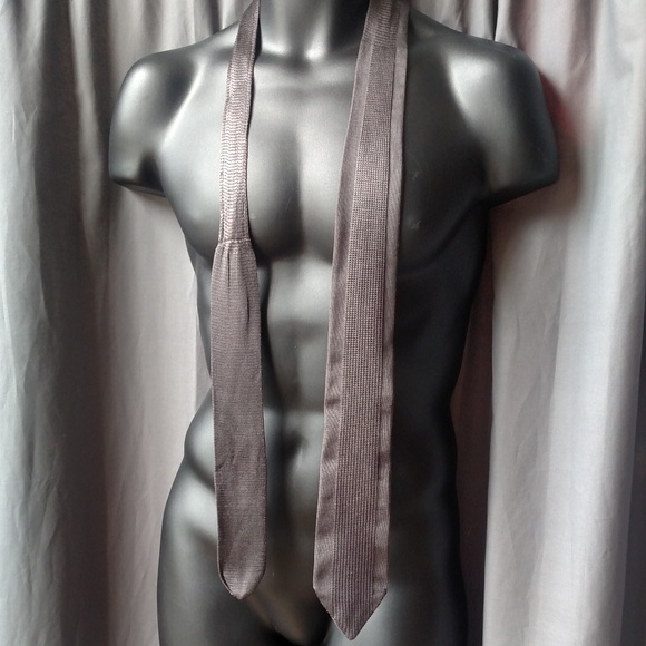 YSL Rive Gauche Silk Grenadine Tie in Mauve - Picture 3 of 8